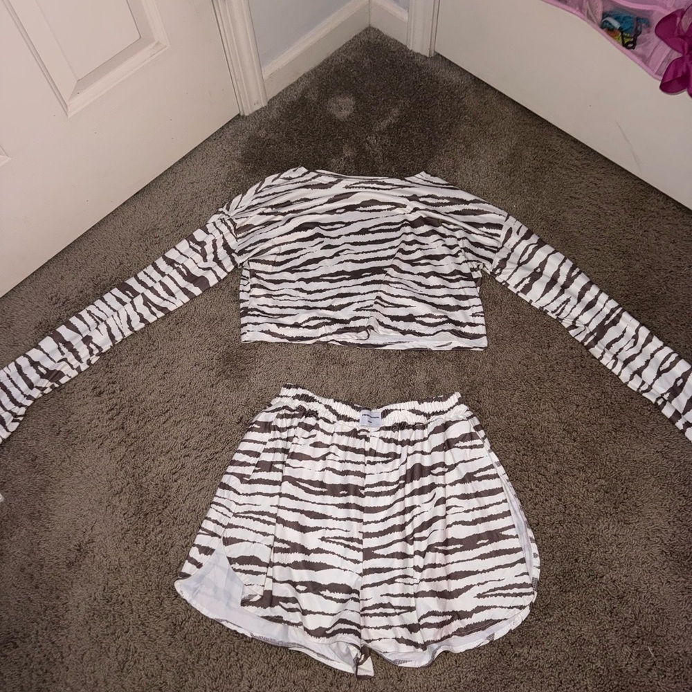 SHEIN Zebra Print Long Sleeve Set - Black and White